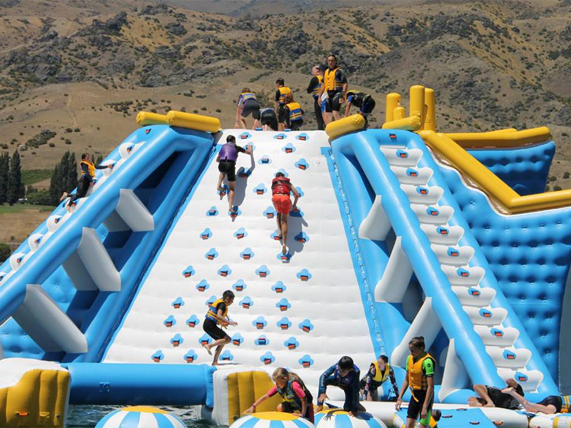 bouncia water park